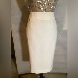 Calvin Klein, White straight skirt with hidden back zipper. Classic, Sz 10